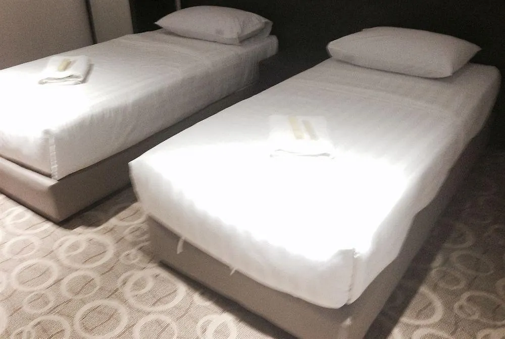 Stanton Gaya Hotel Kota Kinabalu 2*,